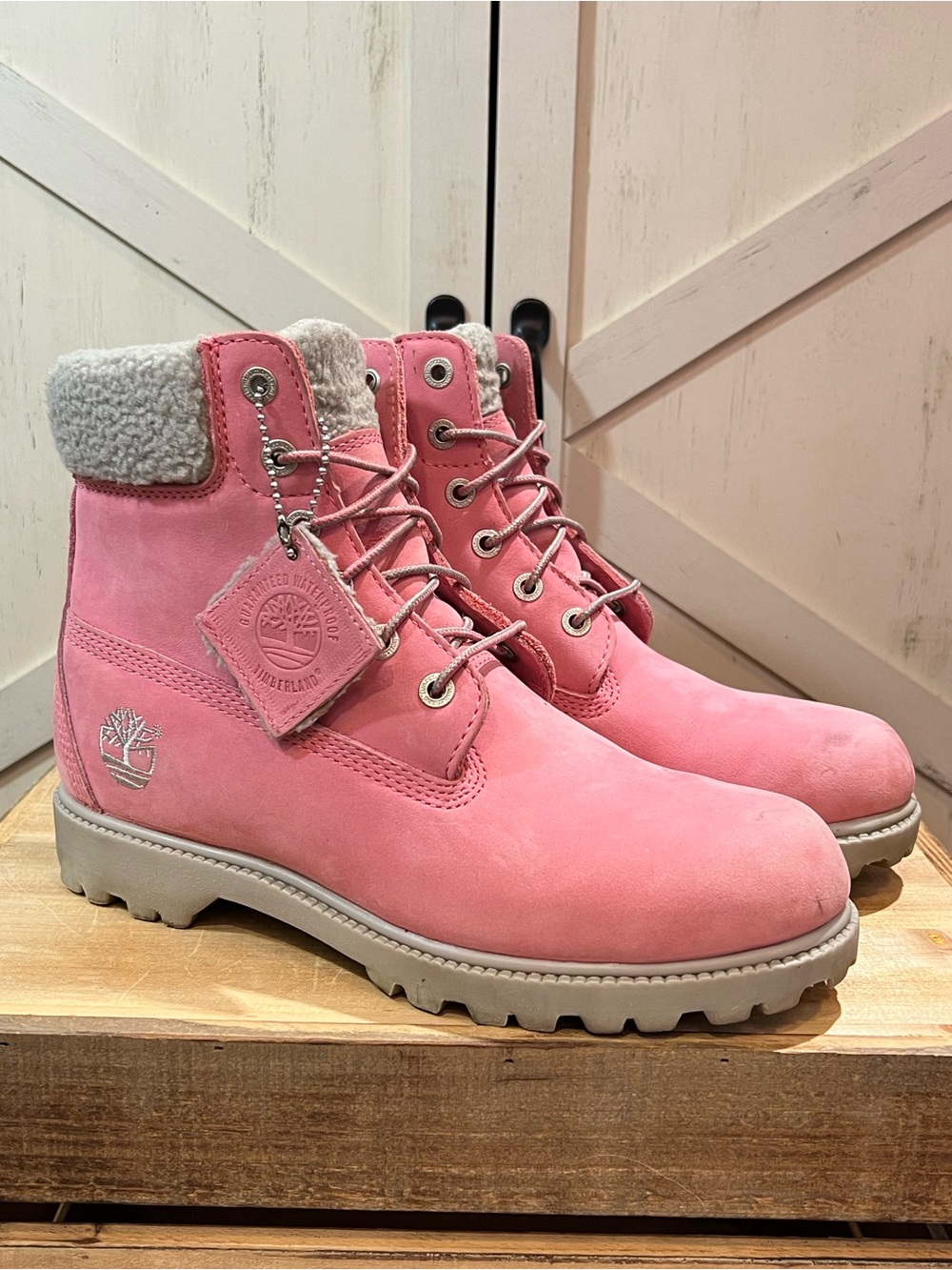 "Timberland Women’s 6-Inch Premium Pink Suede Waterproof Boots with Faux Fur 9 - Picture 2 of 13